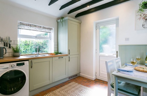 Amlwch Cottage | Bwthyn Ty Croes - sleeps 4 guests in 2 bedrooms