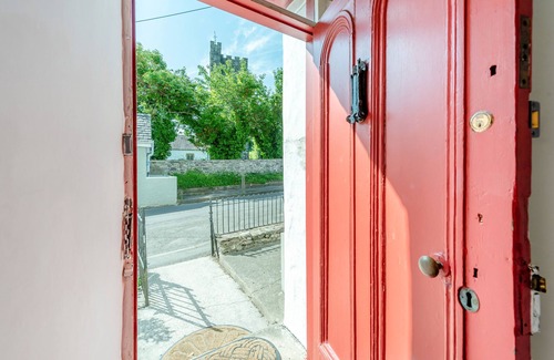 Llansteffan House | Bwthyn y Bardd - Three Bedroom House, Sleeps 6