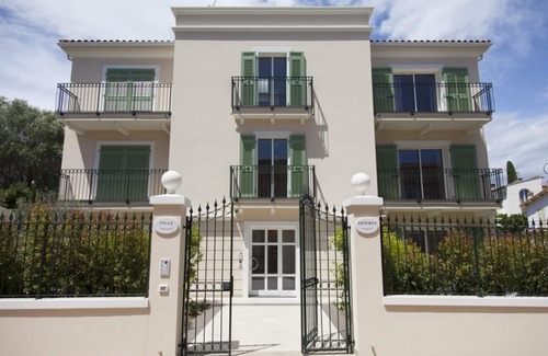 Cap-Ferrat Apartment | by Five Stars Holiday House
