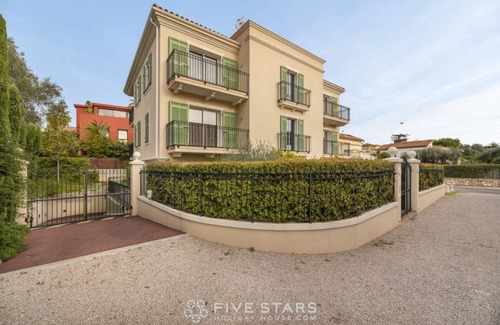 Cap-Ferrat Apartment | by Five Stars Holiday House
