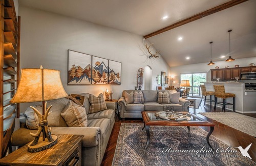 Ruidoso House | "By God's Grace" 'unique, modern home w/hot tub in the mountains!