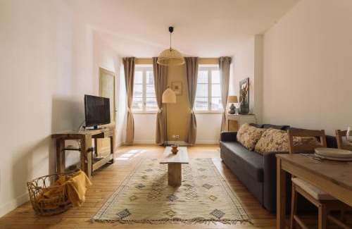 Saint-Michel Apartment | By Homy