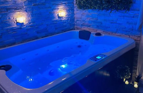 Bondy Apartment | BY NEPTUNE - Appartement rustique JACUZZI