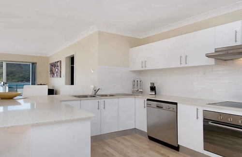 Ettalong Beach House | BY THE BEACH - WATERFRONT ETTALONG BEACH