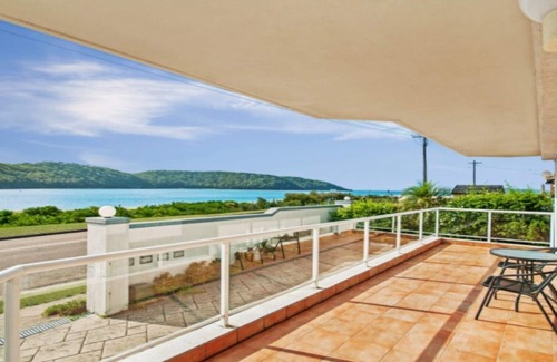 Ettalong Beach House | BY THE BEACH - WATERFRONT ETTALONG BEACH
