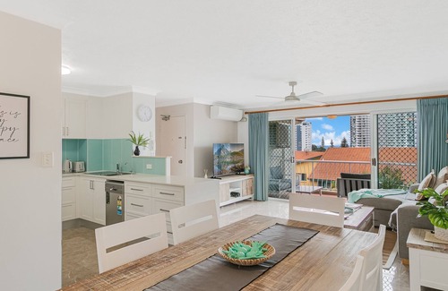 Coolangatta Apartment | By The C - Coolangatta Beachside - Min. 3 Night Stays!