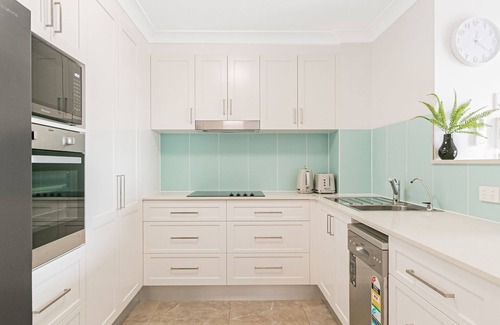 Coolangatta Apartment | By The C - Coolangatta Beachside - Min. 3 Night Stays!