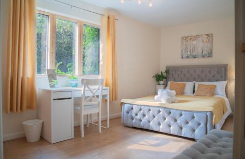 Birmingham City Centre Apartment | By the O2 Academy - 2 Beds 2 Baths & Central Birmingham