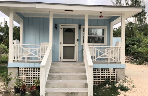 Rainbow Bay Cottage | By The Rocks Cottage - Your Anywhere Spot