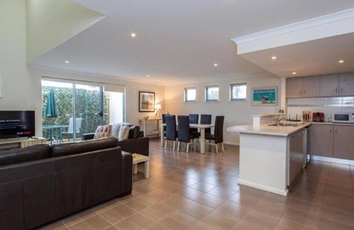 Broadwater Villa | By the Sea at Cape View Resort
