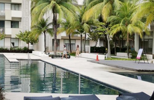 Batu Ferringhi Apartment | By The Sea Batu Ferringhi Beach Front Apartment Suite
