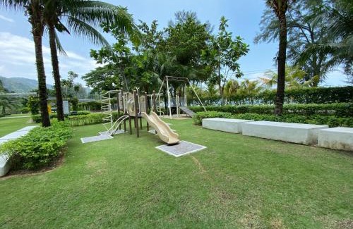 Tanjung Bungah Apartment | By The Sea @ Cozy Beachfront Home