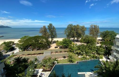 Batu Ferringhi Apartment | By The Sea Direct Seaview n Pool view#B53