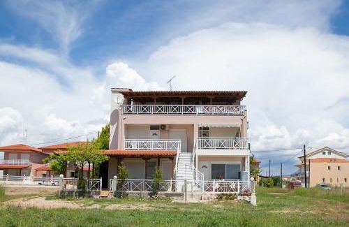 Paralia Dionysiou Apartment | "By The Sea" Family apartments