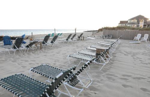 Dennis Port Bed & Breakfast | By The Sea Guests Bed & Breakfast and Suites