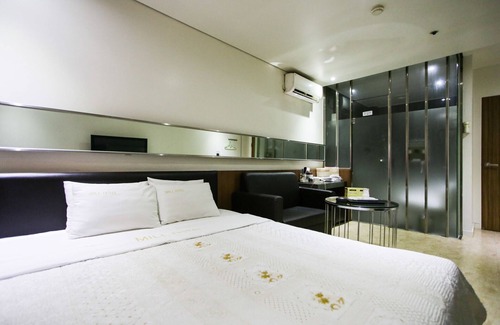 Suwon Hotel | Byeongjeom Cinema