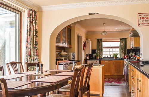 Selsey Cottage | Byeways - Railway Carriage