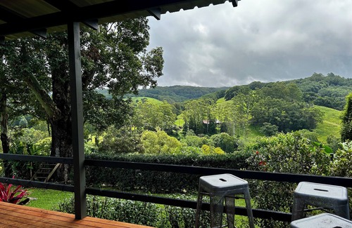 Goonengerry Apartment | BYRON BAY HINTERLAND "Robyn's Nest" at the "Mists of Avalon"