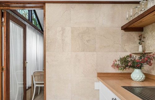 Belongil House | Byron Blisshouse Studio - coastal couples retreat