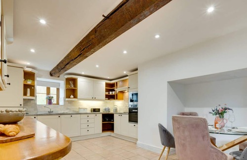 Cemmaes House | Bythynnod Aderyn Cottages