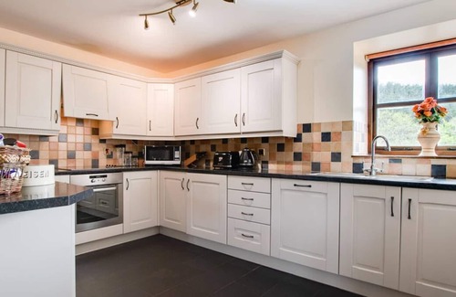 Cemmaes House | Bythynnod Aderyn Cottages