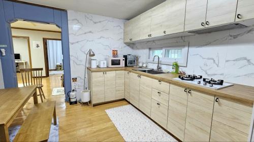 Myeongdong House | Byulchae Guest House - Foreigner Only