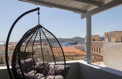 Ermoupoli Apartment | BYZANTIUM Suite with view