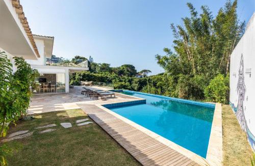 Portal da Ferradura House | Bz72! Casa Vista Mar c/5 suites e piscina