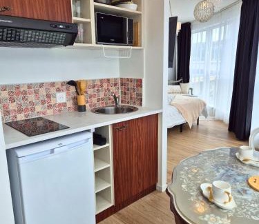 Lourdes Apartment | Céleste Premium Suite Amazing View Train Station