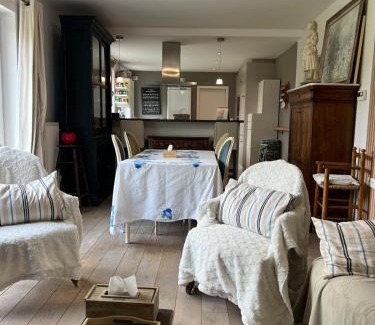 Louvrange Apartment | Céline Apartment