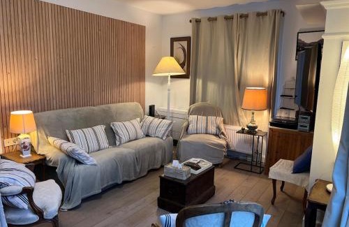 Louvrange Apartment | Céline Apartment