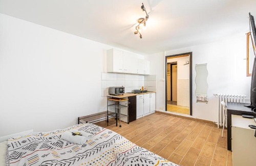 Aulnay-sous-Bois Apartment | Cénoslocs Aulnay - Studio atypique proche de l'aéroport CDG