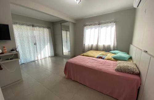 Governador Celso Ramos House | cód 7 · Casa espetacular a 150 metros do mar