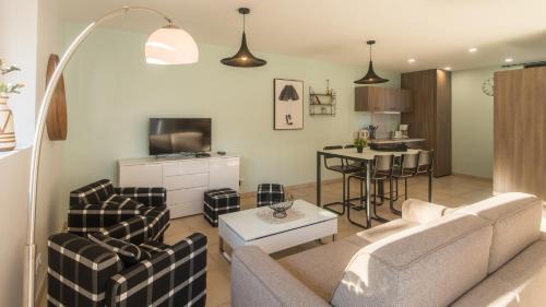 Sarlat-la-Caneda Historic Center Apartment | Côté Jardin avec Jacuzzi Privatif et parking privé