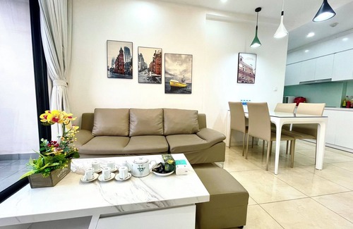 Trung Hoa Nhan Chinh Apartment | Căn hộ 2 phòng ngủ, 2 phòng tắm sang trọng - Vinhomes D'Capitale