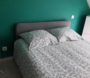 Saint-Meen-le-Grand Bed & Breakfast | Cœur de ville, chambre confortable à louer en Bretagne