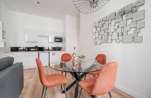 Saint-Etienne Apartment | C&C Le POP, Central Spacious and Modern