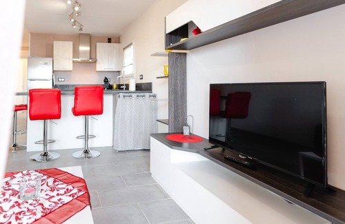 Port Rive Gauche Apartment | C D36 Renovated 2 bedroom flat with air conditioned GRUISSAN