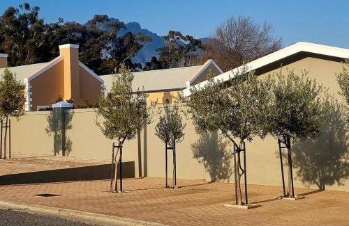 Franschhoek Apartment | C'est la Vie 5 Garden View Apartment