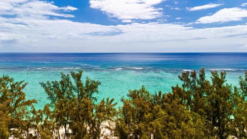 Flic-en-Flac Apartment | C-side Studios - newly fully renovated beachfront residence with rooftop jacuzzi