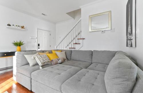 Pittsburgh Apartment | C & T Downtown Atlanta Georgia