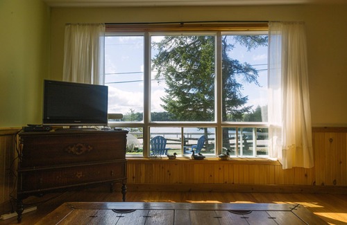 Timiskaming District Cottage | C1 Lakefront Cottage - Nature Getaway in Peaceful Northern Ontario
