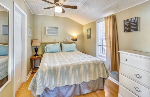 Madeira Beach House | C1-Sea Turtle Charming 1BR Cottage | Tasteful décor | Just steps to the beach!