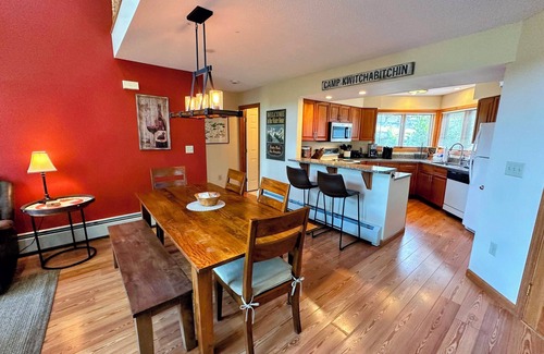 Bretton Woods House | C13 Beautiful Bretton Woods ski-in ski-out townhouse. Pool/gym passes!