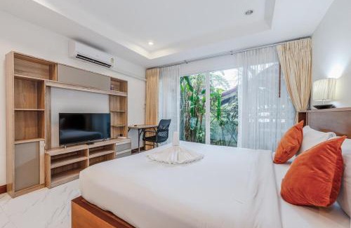 Nai Harn Apartment | C199 Condo 1BR Walk to Lake, Beach, Bars & Market