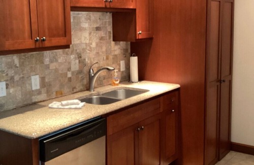 Saint Simons Island Condo | C2 Pet-friendly, 1 BR, 1 BA, sleeps 5