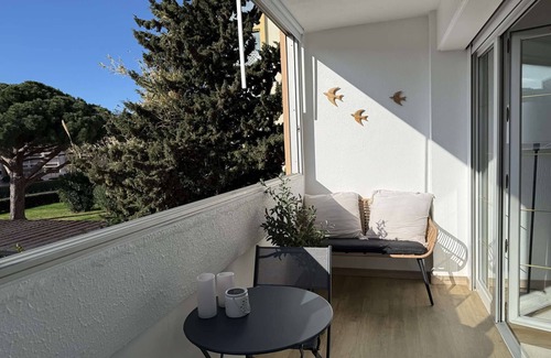 Le Lavandou Apartment | C21LocationVacances, Magnifique T3 rénové, Clim, Plages, Commerces