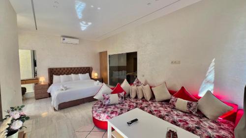 Aghouatim Villa | C3 Villa Prestige Atlas , Piscine Privée et Jardin Méditerranéen