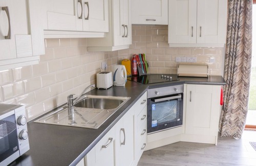 Enniscrone Cottage | C64 CAHERMORE HOLIDAY VILLAGE in Enniscrone, County Sligo