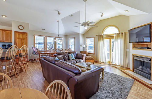 Ocean Sands House | C7460 Paws and Reflect. Private Pool, Hot Tub!